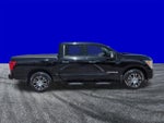 2022 Nissan Titan SV