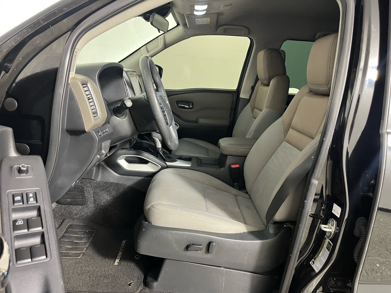 2022 Nissan Frontier Crew Cab SV 4x4