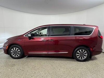 2023 Chrysler Pacifica Hybrid Limited