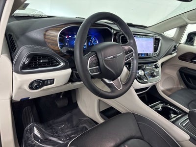 2023 Chrysler Pacifica Hybrid Limited