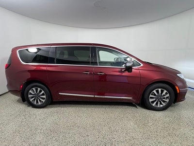 2023 Chrysler Pacifica Hybrid Limited