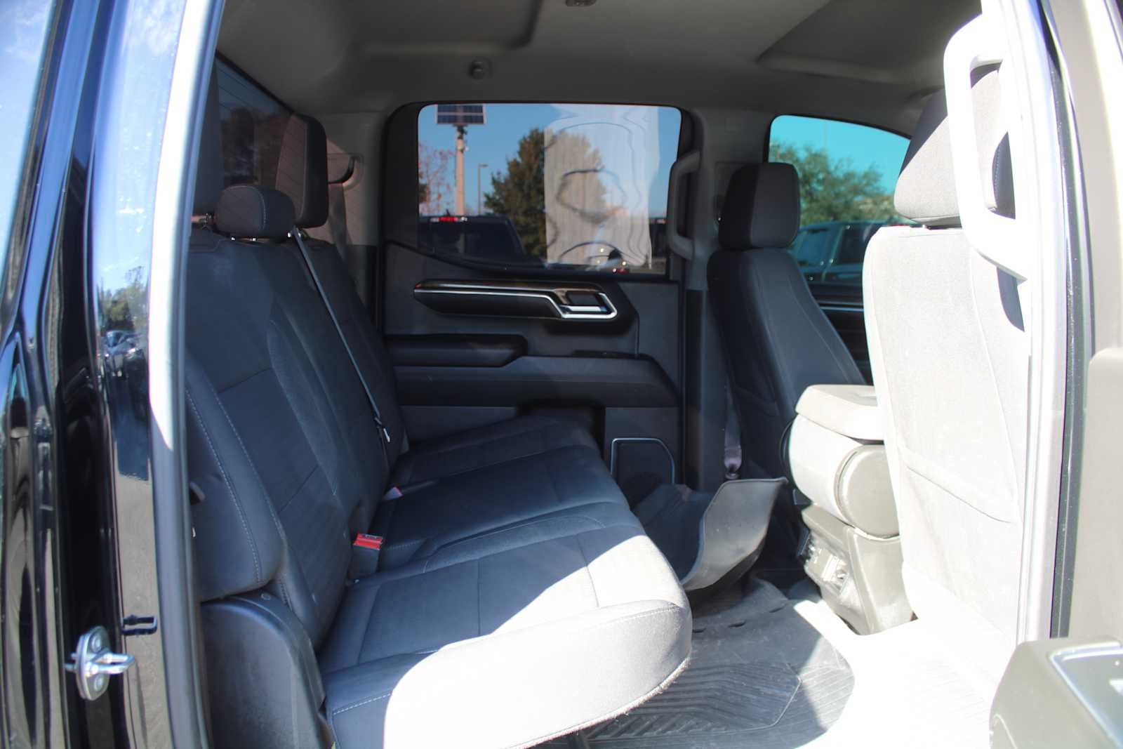 2023 Chevrolet Silverado 1500 4WD Crew Cab Standard Bed LT