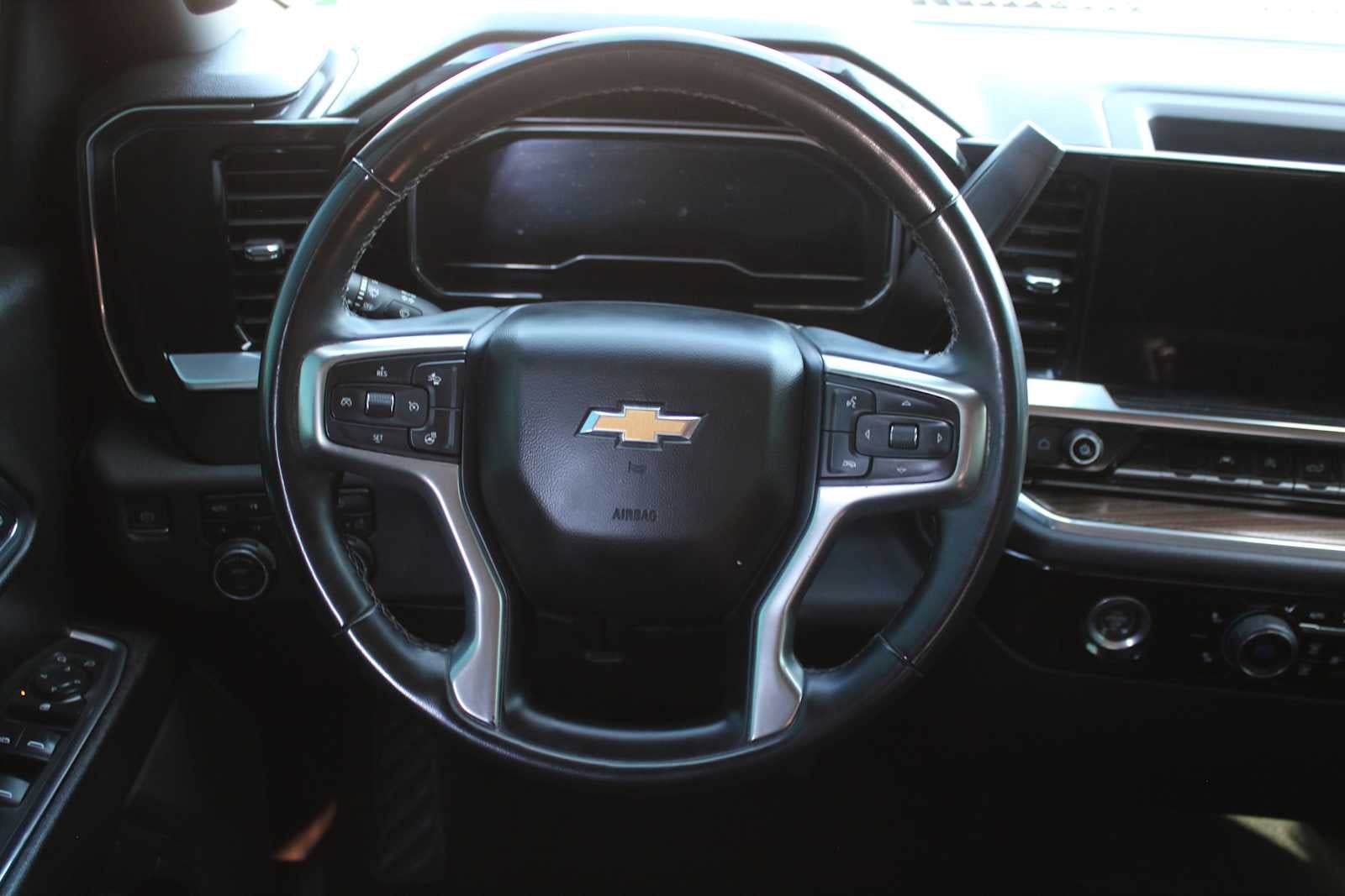 2023 Chevrolet Silverado 1500 4WD Crew Cab Standard Bed LT