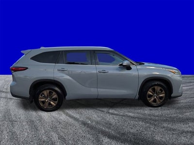 2022 Toyota Highlander Hybrid Bronze Edition