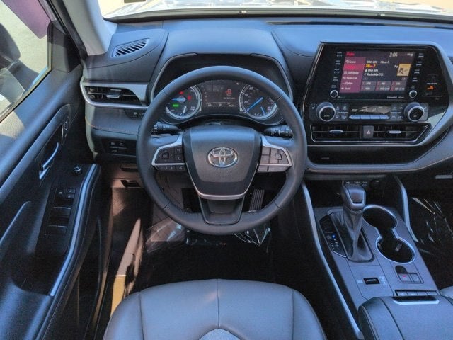 2022 Toyota Highlander Hybrid Bronze Edition