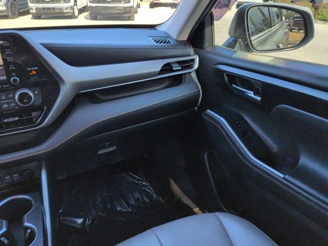 2022 Toyota Highlander Hybrid Bronze Edition