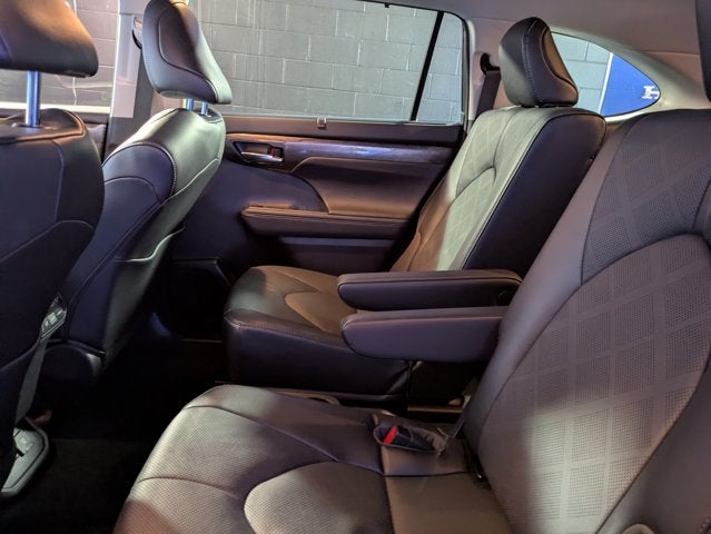 2023 Toyota Highlander Platinum