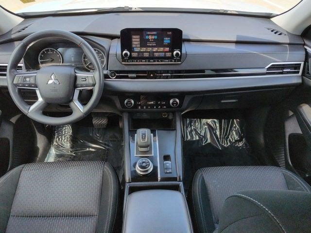 2023 Mitsubishi Outlander ES