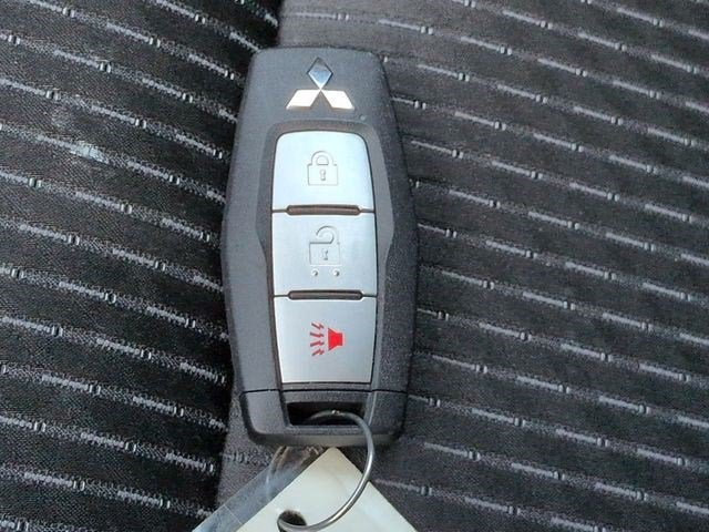 2023 Mitsubishi Outlander ES