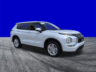 2023 Mitsubishi Outlander ES