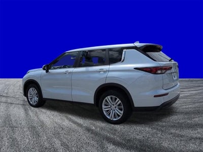 2023 Mitsubishi Outlander ES