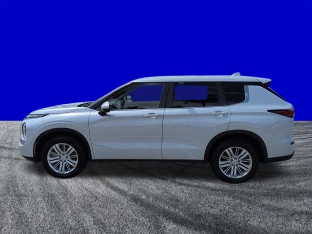 2023 Mitsubishi Outlander ES