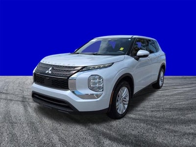 2023 Mitsubishi Outlander ES