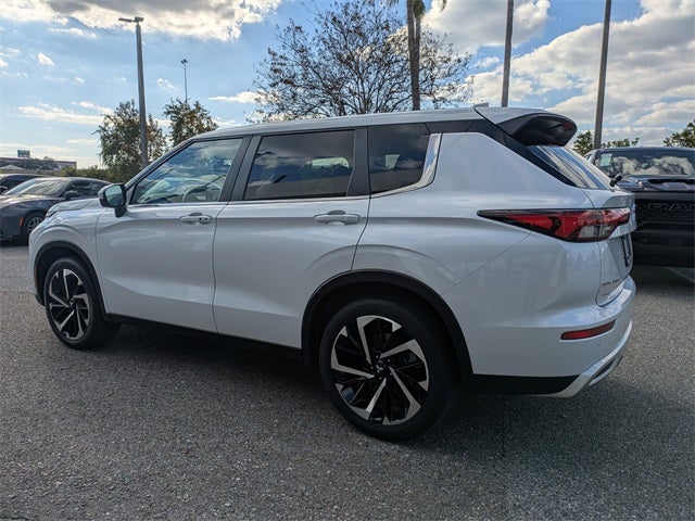2024 Mitsubishi Outlander SE Black Edition