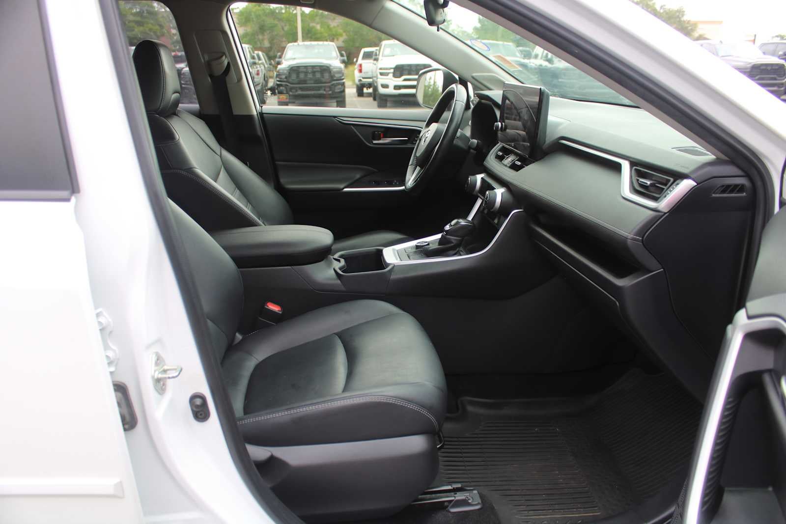 2023 Toyota RAV4 Hybrid XLE Premium