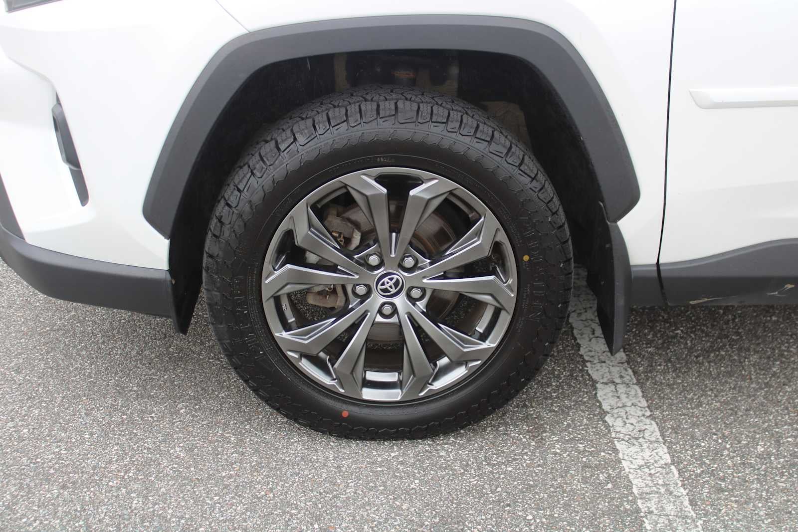 2023 Toyota RAV4 Hybrid XLE Premium
