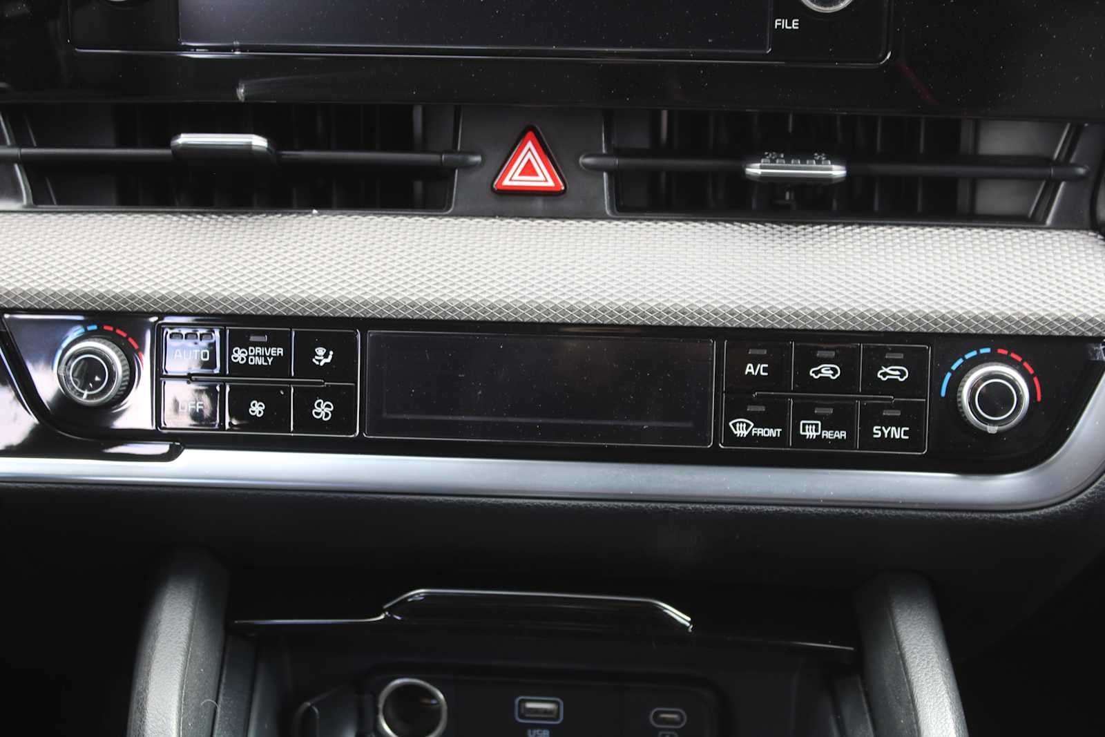 2025 Kia Sportage Hybrid LX