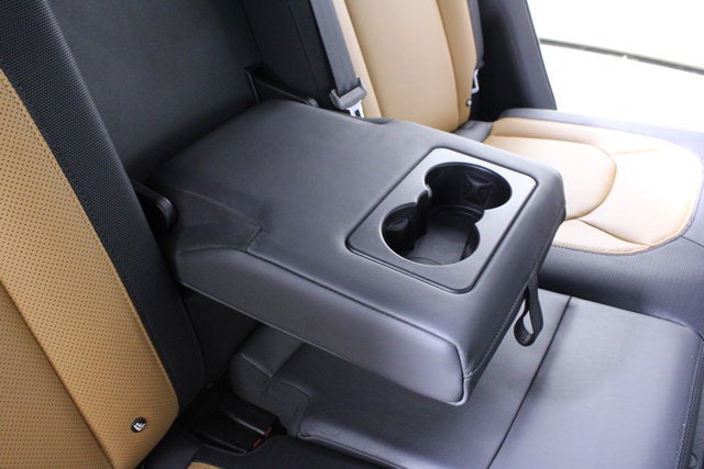 2023 Land Rover Defender X-Dynamic SE