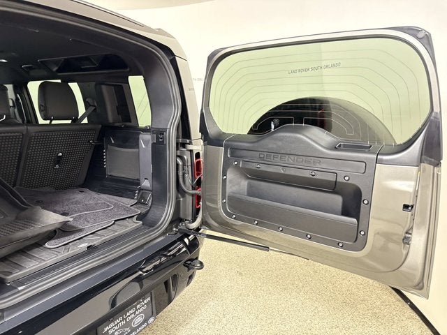 2025 Land Rover Defender X-Dynamic SE