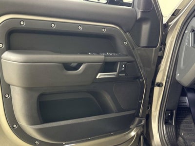 2025 Land Rover Defender X-Dynamic SE