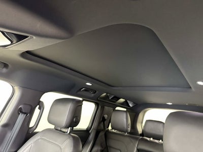 2025 Land Rover Defender X-Dynamic SE