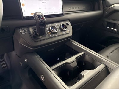 2025 Land Rover Defender X-Dynamic SE