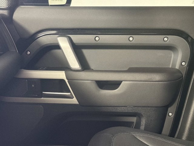 2024 Land Rover Defender X-Dynamic SE
