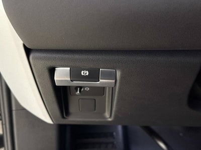 2024 Land Rover Defender X-Dynamic SE