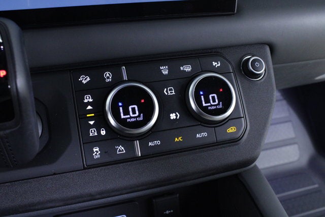 2023 Land Rover Defender X-Dynamic SE