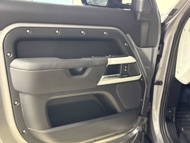 2024 Land Rover Defender S