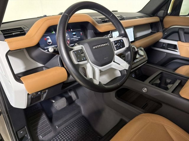 2023 Land Rover Defender SE