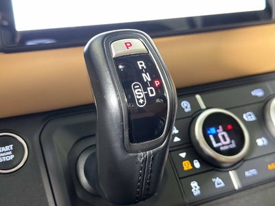 2023 Land Rover Defender SE