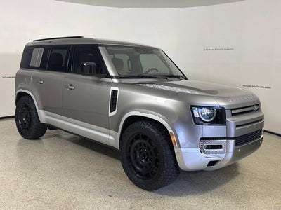 2023 Land Rover Defender SE