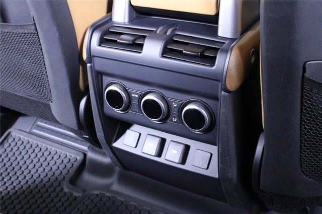 2023 Land Rover Defender SE