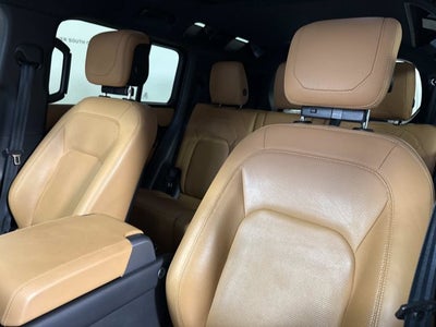 2023 Land Rover Defender SE