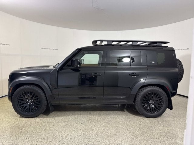 2023 Land Rover Defender SE