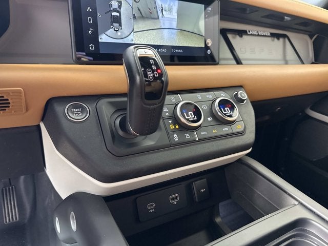 2023 Land Rover Defender SE