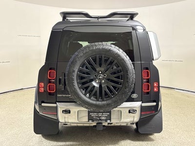 2023 Land Rover Defender SE