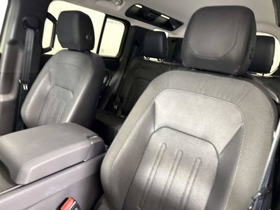 2020 Land Rover Defender SE