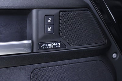 2025 Land Rover Defender V8