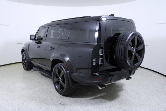 2025 Land Rover Defender V8