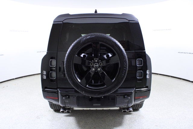 2025 Land Rover Defender V8
