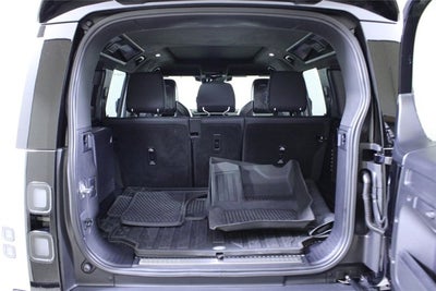 2026 Land Rover Defender OCTA