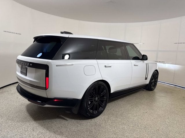 2025 Land Rover Range Rover SE