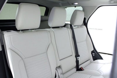 2025 Land Rover Discovery Dynamic SE