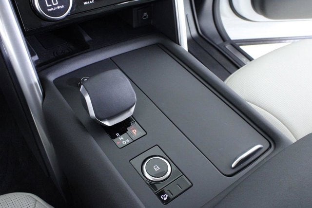 2025 Land Rover Discovery Dynamic SE