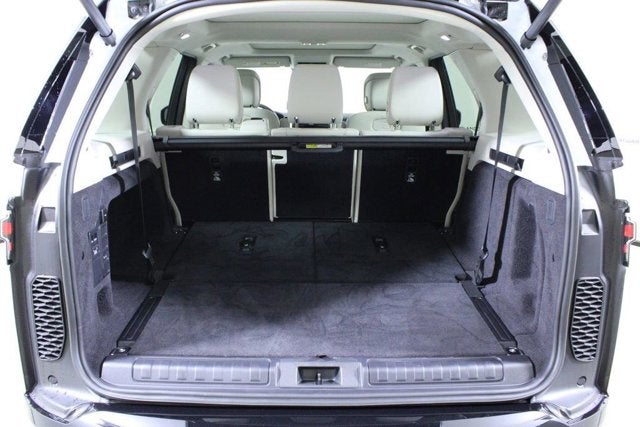 2025 Land Rover Discovery Dynamic SE
