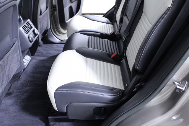 2023 Land Rover Discovery S R-Dynamic