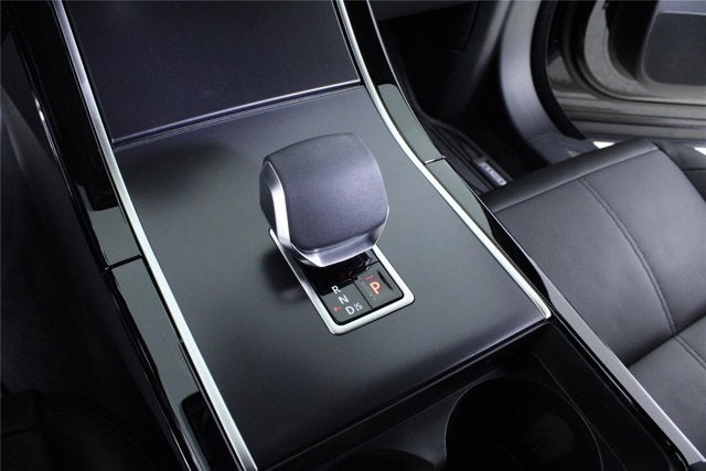 2026 Land Rover Range Rover Velar Dynamic SE