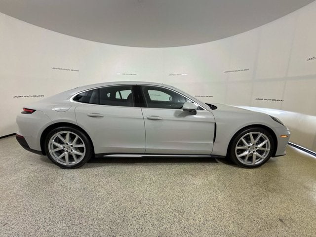 2025 Porsche Panamera Base